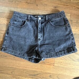 PacSun stone wash grey denim Mom Shorts - Size 30